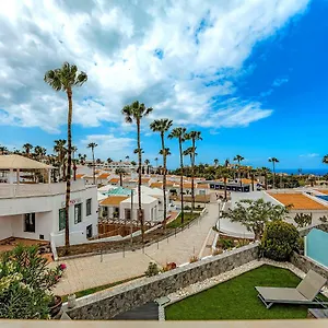 https://la-rosa-de-los-vientos-luxury-apartment.adeje-hotels.com