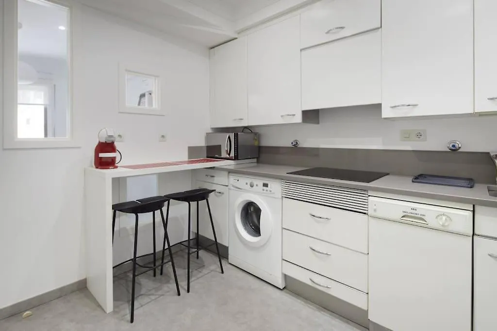 Apartamento Reformado Junto A La Playa De La Concha En Donostia-San Sebastian - Marina 4 0*,  Spain